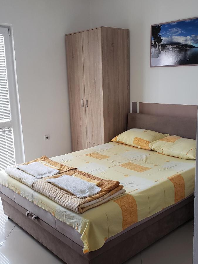 Apartments Petricevic 苏托莫雷 外观 照片